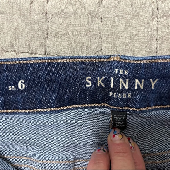 White House Black Market size 6 skinny high rise flared jeans - Picture 4 of 6